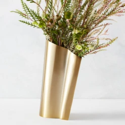 Mercer Vase -Art Exhibition Shop webimage 120212578 2 jpg