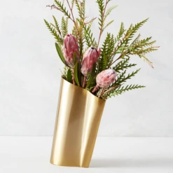 Mercer Vase -Art Exhibition Shop webimage 120212578 4 jpg