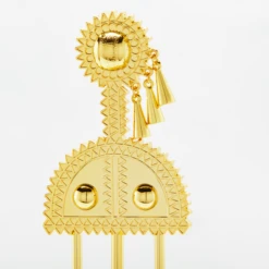 Hair Pin On Stand -Art Exhibition Shop webimage 160425718 DTL