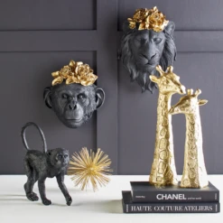 Leon Coronado Plaque -Art Exhibition Shop webimage 162207853 rv01 jpg