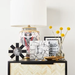 Nikki Chu - Maze Marble Frame -Art Exhibition Shop webimage Nikkichu FrameVignette 15 01 square